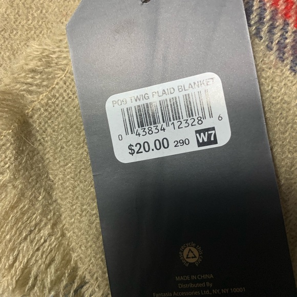 Twig and Arrow Scarf - Picture 3 of 4